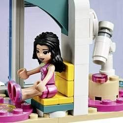 LEGO 41394 Friends Heartlake City Hospital Playset with Emma and 2 Other Mini Dolls, for Girls and Boys 6