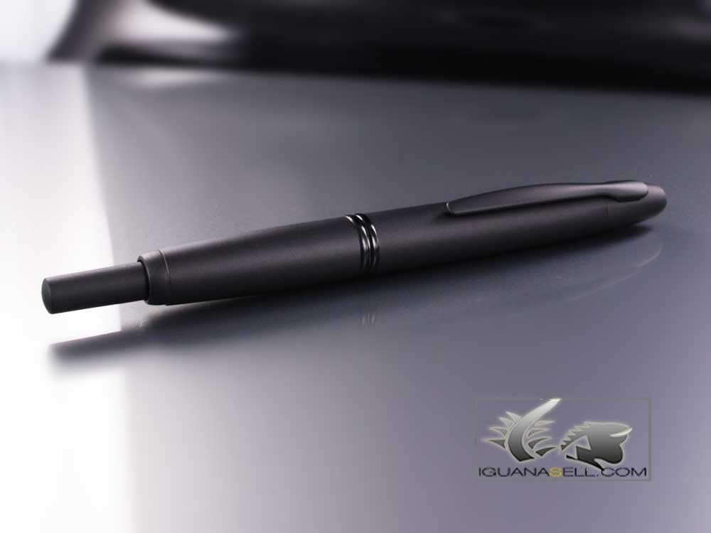 PILOT Vanishing Point Collection Refillable & Retractable Fountain Pen, Matte Black Barrel, Blue Ink, Fine Nib (60580)
