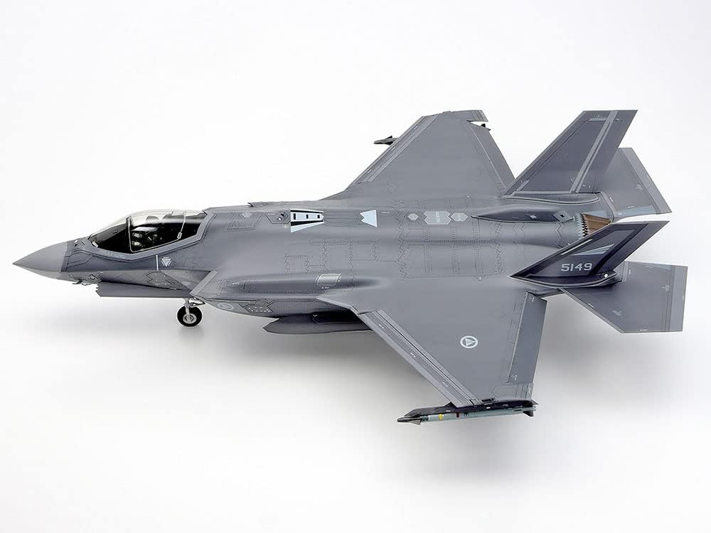 TAMIYA Lockheed Martin F-35 A Lightning II Plastic Model Kit, 1/48 Scale