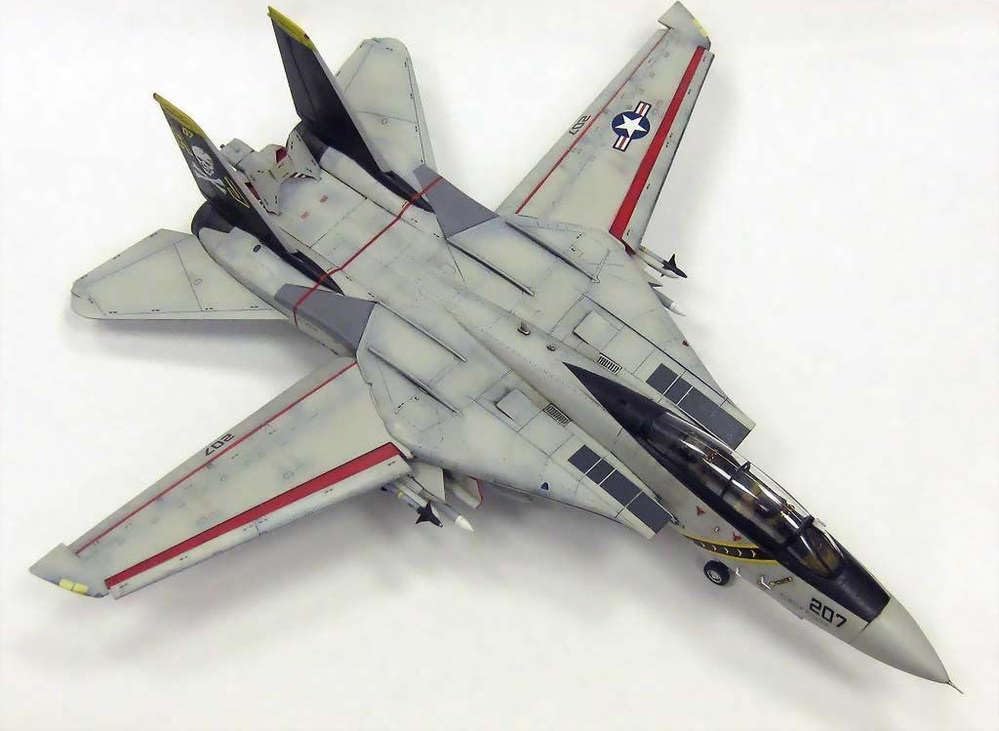 Hasegawa 1:72 Scale F-14A Tomcat High Model Kit