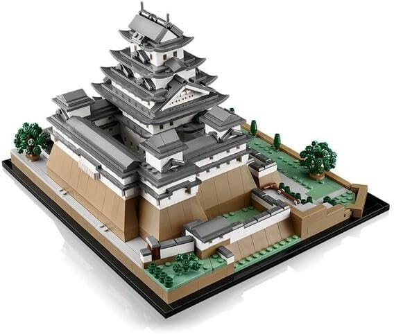 LEGO 21060 Architecture Himeji Castle, Adult Block Set to Build Castle Model, Gift Idea for Architect and Japanese Culture Fan, Includes Cherry Trees to Build