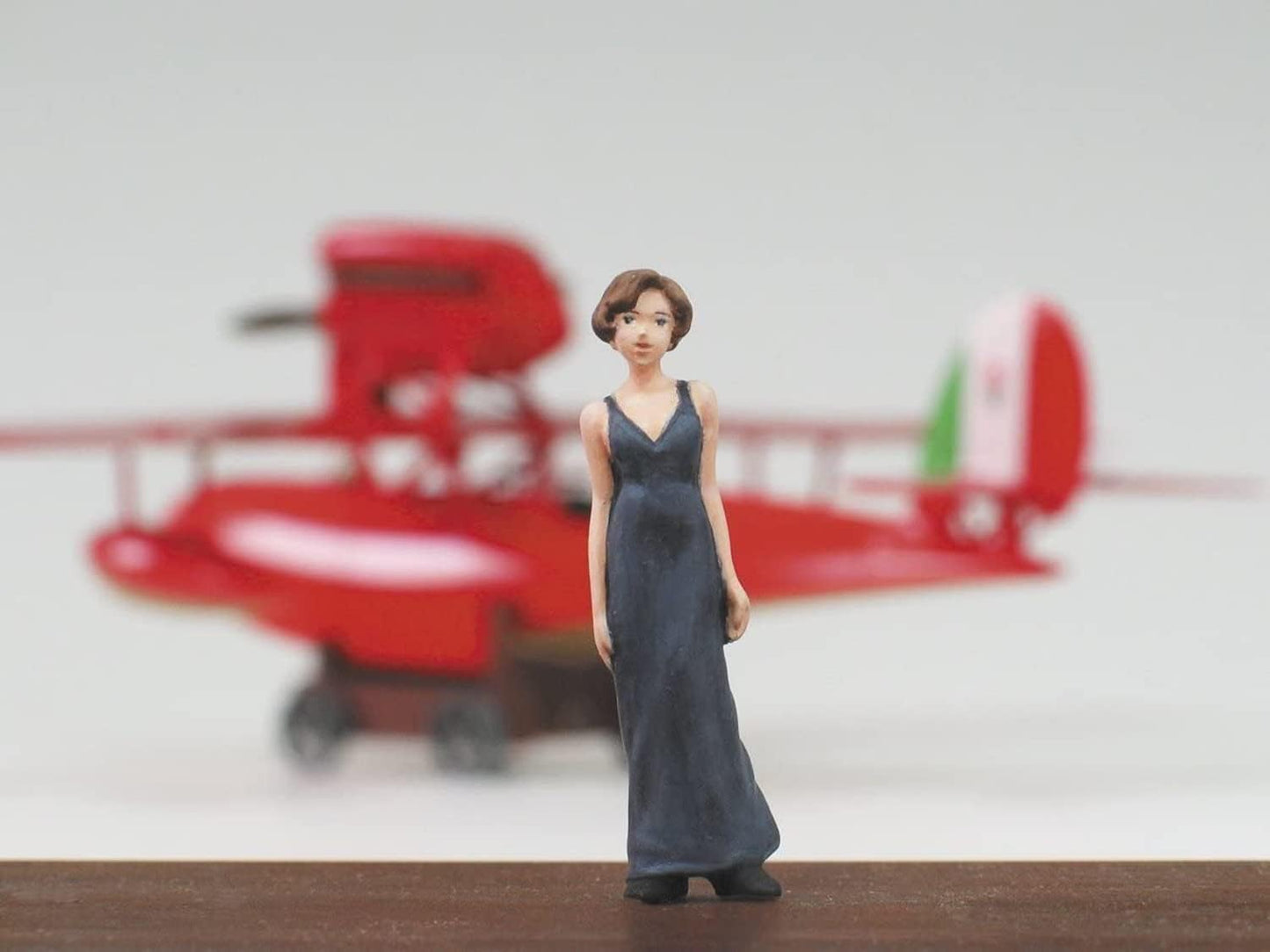 SAVOIA Late Style Sculpture (Red, Free-Standing)