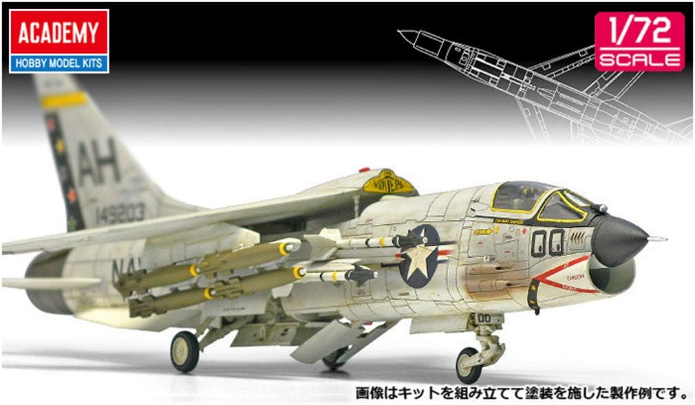 Academy USN F-8E VF-162 "The Hunters" Model Kit