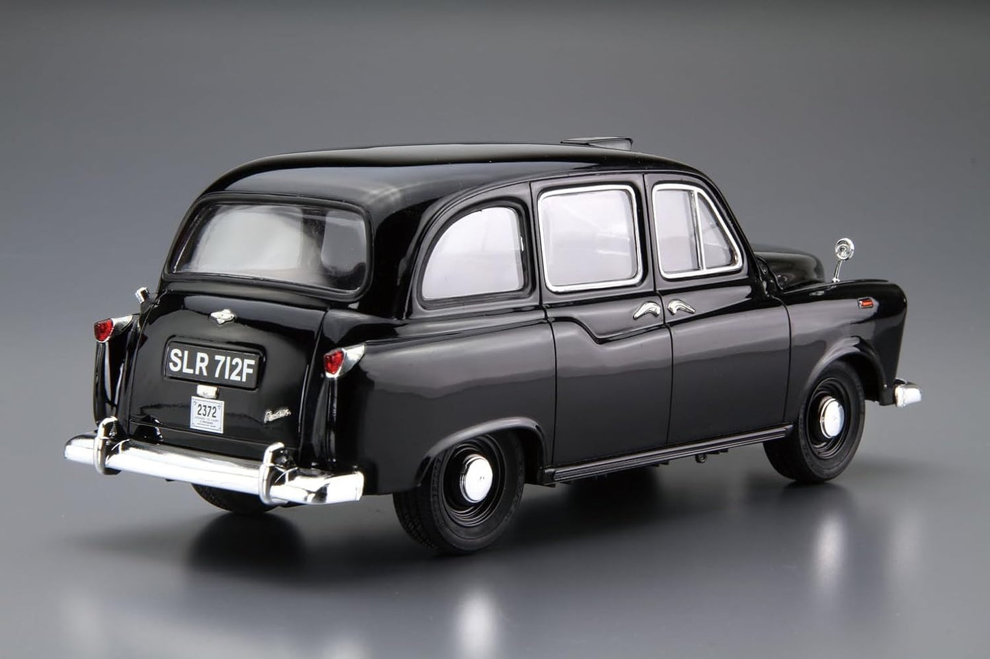 Aoshima Bunka Kyozai The Model Car Series FX-4 No.68 1968 London Taxi 1/24 Scale Plastic Model