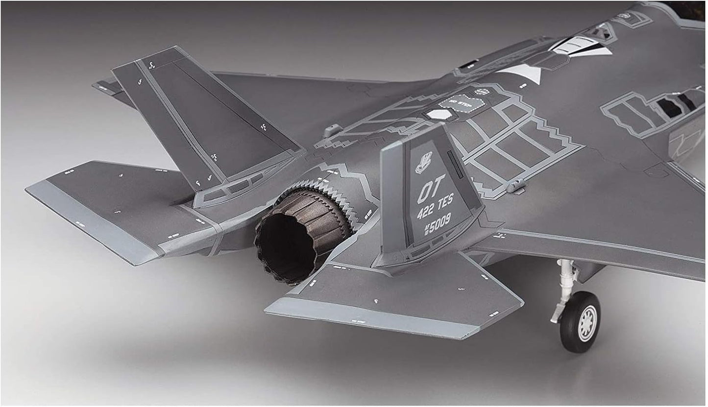 Hasegawa 1:72 Scale F-35A Lightning II Model Kit