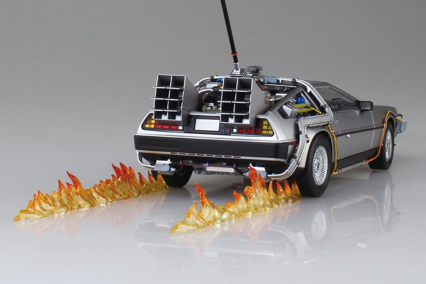 Aoshima Back to The Future Part I: Time Machine 1:24 Scale Model Kit