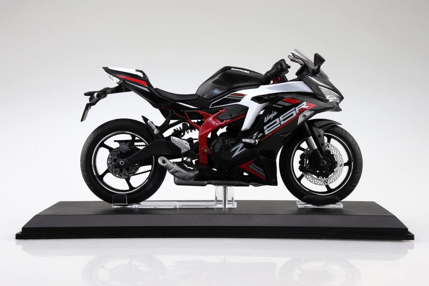 Aoshima Kawasaki Ninja ZX-25R (Black x Pearl Flat) 1:12 Scale Diecast Bike