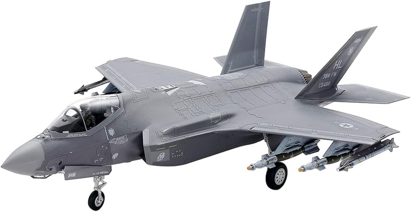 TAMIYA 60792 1:72 F-35A Lightning II - Faithful Replica, Plastic Kit, Crafts, Model Kit, Assembly, Unpainted, Multi-Coloured