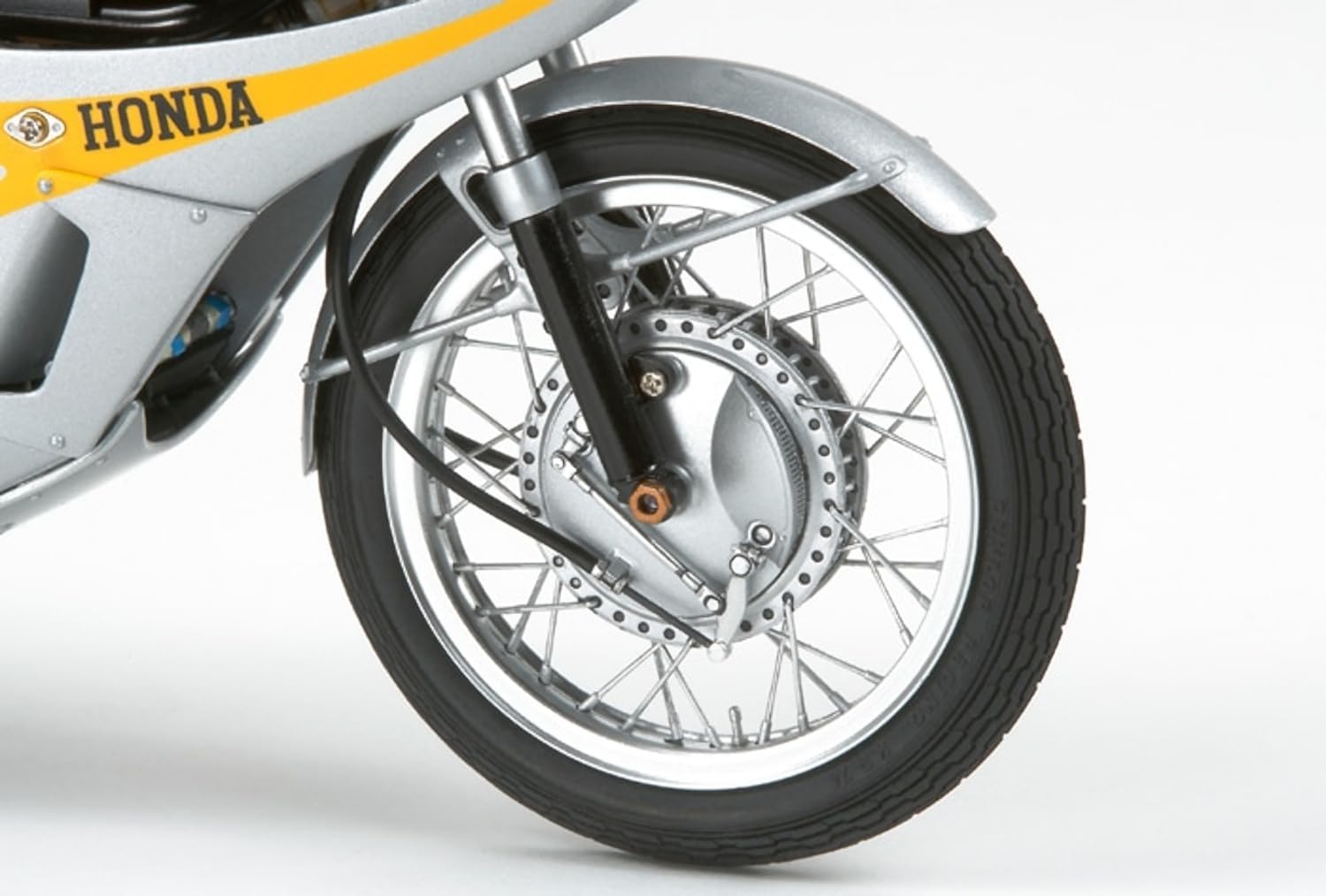 Tamiya Honda RC166 GP Racer 1/12 Scale Model Kit – Motorcycle Collectible