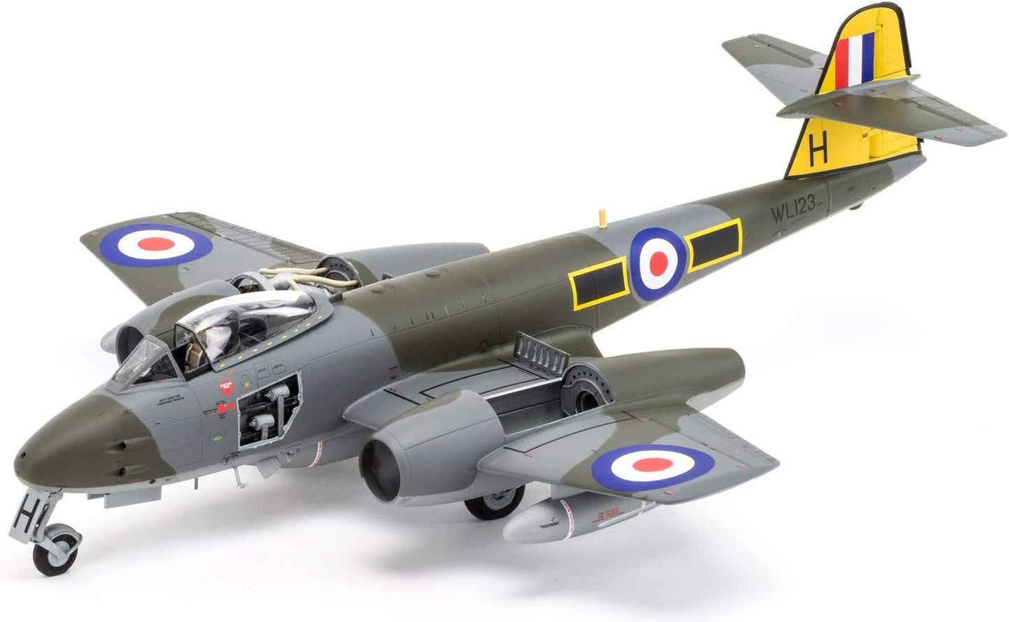 Airfix Gloster Meteor F8 1:48 Military Aviation Plastic Model Kit A09182