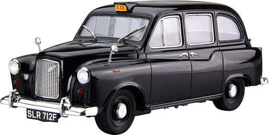 Aoshima Bunka Kyozai The Model Car Series FX-4 No.68 1968 London Taxi 1/24 Scale Plastic Model