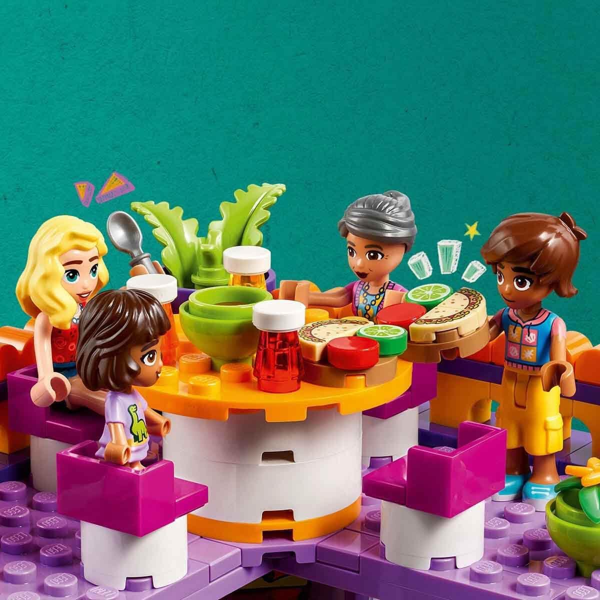 LEGO 41747 Friends Heartlake City Collective Kitchen Toy with Home Accessories, 3 Mini Dolls Plus Churro the Cat Figurine, Combine with the Collective Center (41748)