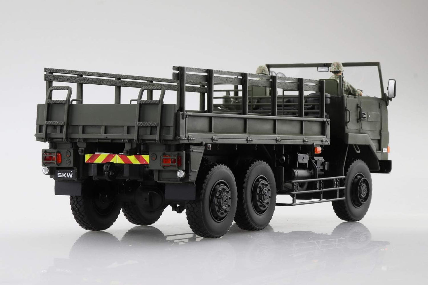 Aoshima Bunka Kyozai 1/35 Military Model Kit Series No.1 Self-Defense Force 3 1/2t Truck (SKW-477) Plastic Model
