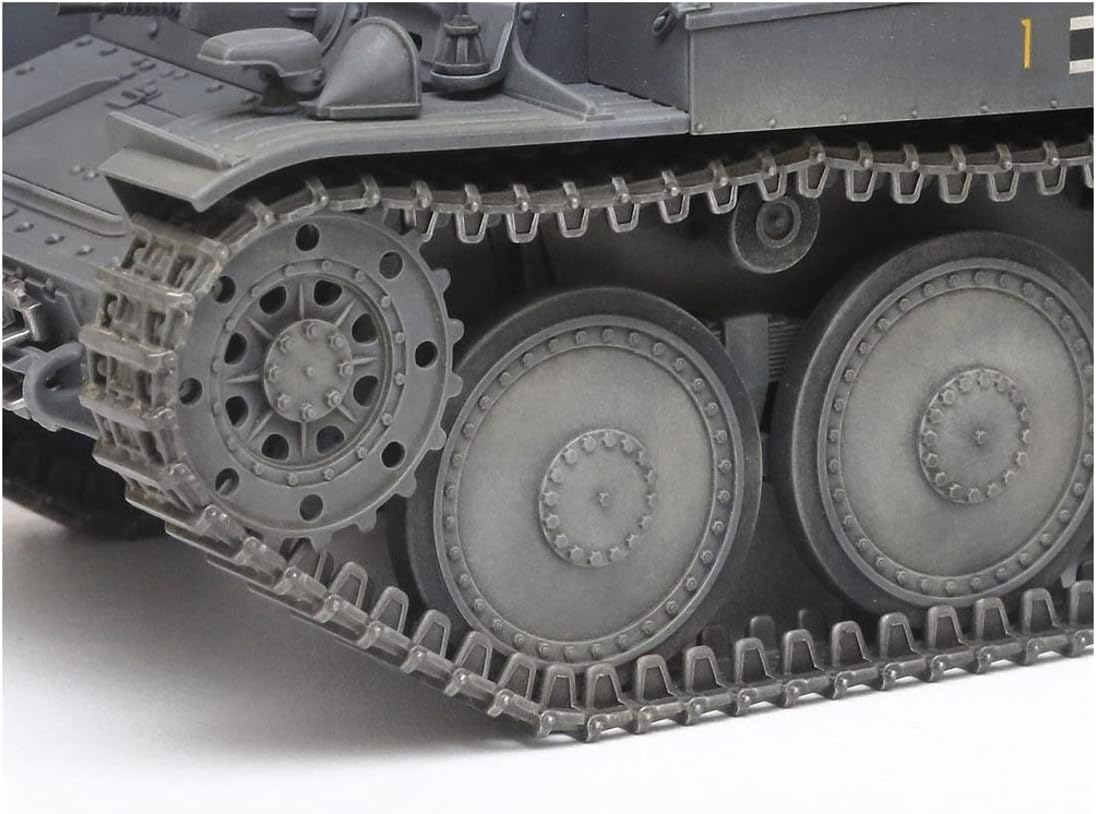 Tamiya 35369 1/35 German Lt Tank Panzerkampfwagen 38t Ausf E/F