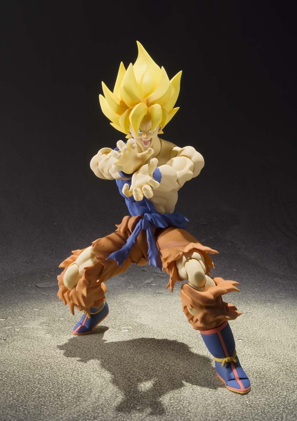 Bandai Tamashii Nations Dragon Ball Z Super Saiyan Goku Super Warrior Awakening S.H. Figuarts Action Figure