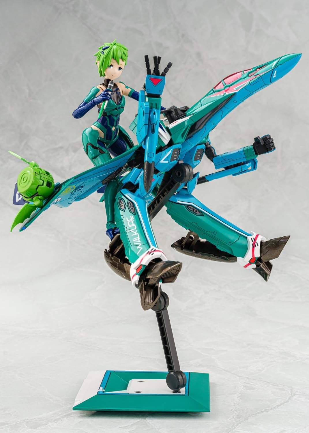 Aoshima Macross Delta: Reina Variable Fighter Girls Model Kit