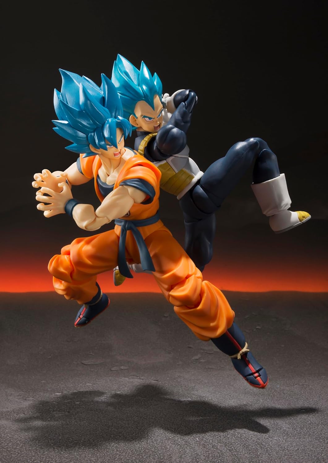 TAMASHII NATIONS - Dragon Ball Super: Broly - Super Saiyan God Super Saiyan Goku S.H.Figuarts Action Figure