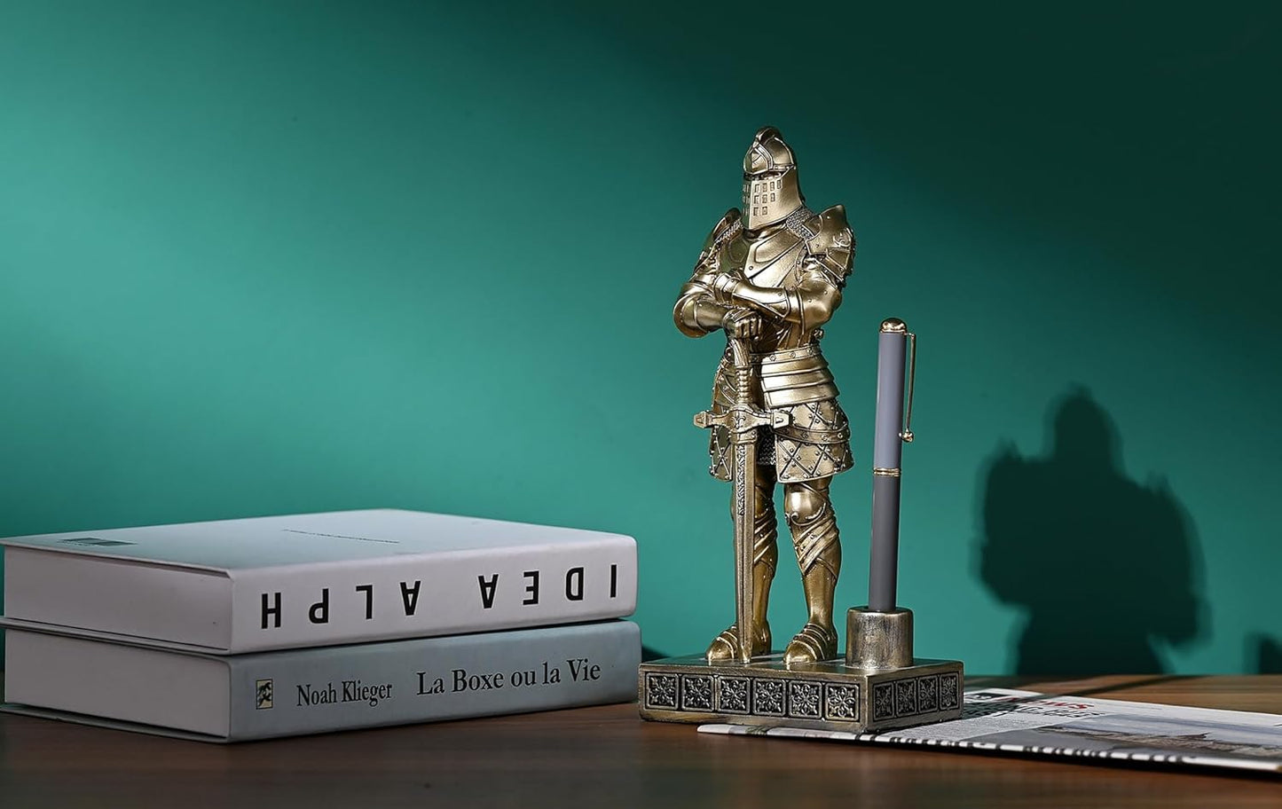 HDMbigmi King's Guard Knight Pen Stand Statue Office Pen Stand Desk Organizer for Men Top Collection as Gift 9.45 Inches (Bronze)