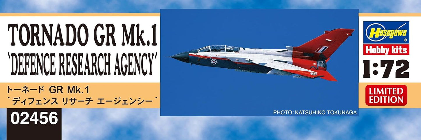 Hasegawa 1/72 Royal Air Force Tornado GR Mk.1 Defense Research Agency Plastic Model 02456