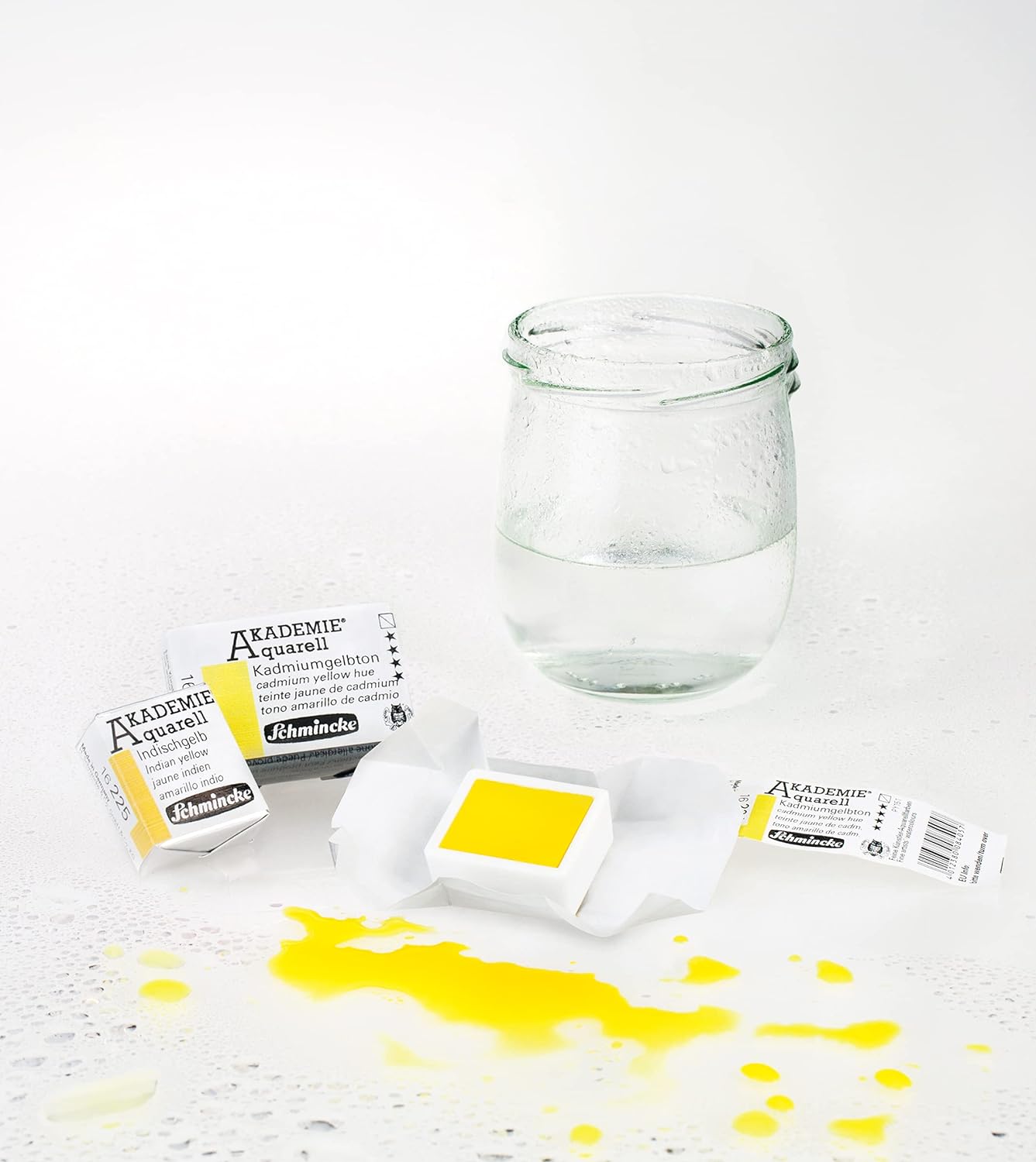 Schmincke - AKADEMIE??AQUARELL Watercolor Compact Color Box, Basic Assortment 12 x 1/2 Pans, 75 112 097, Metal Box, Highly lightfast Colors, fine Artists' Watercolors