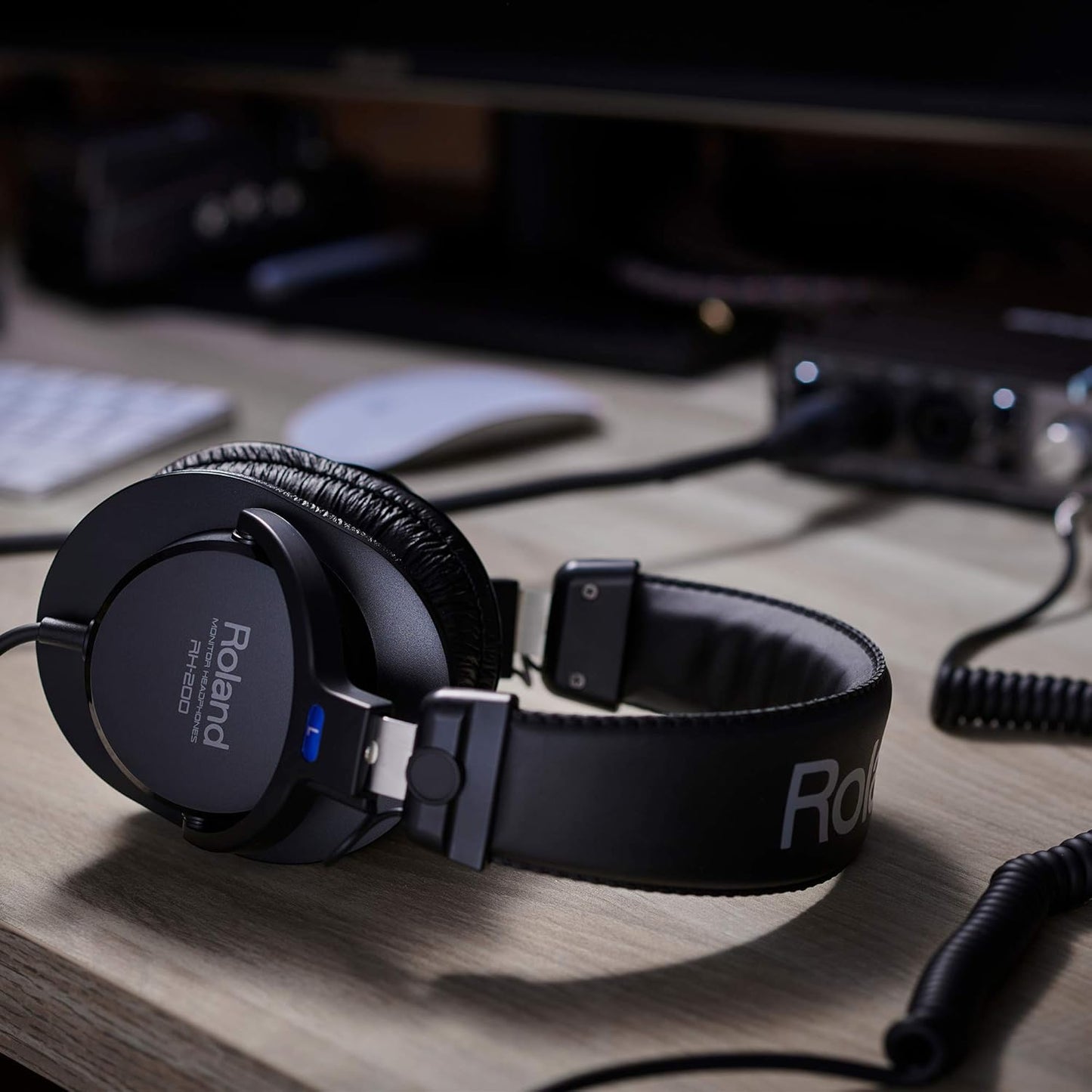 Roland RH-200 Stereo Monitor Headphones Black Coiled Cable ??? Clear, Accurate and Comfortable for Studio-Quality Monitoring