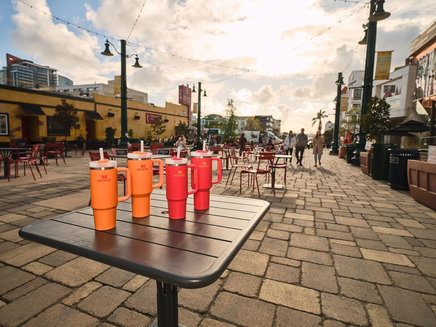 Stanley Quencher H2.0 Tumbler with Handle and Straw 30 oz | Flowstate 3-Position Lid | Cup Holder Compatible for Travel | Insulated Stainless Steel Cup | BPA-Free | Chili