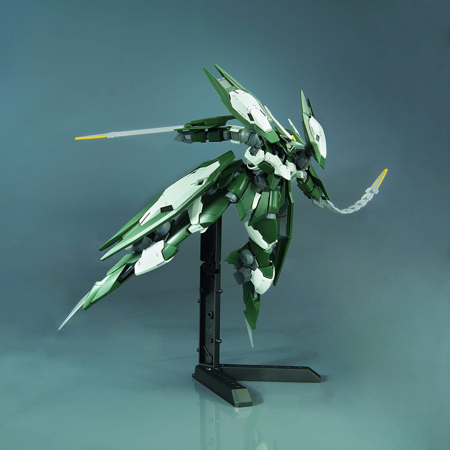 BANDAI SPIRITS HG 1/144 Gundam Model Kit: Reginlaze Julia 'Iron-Blooded Orphans'