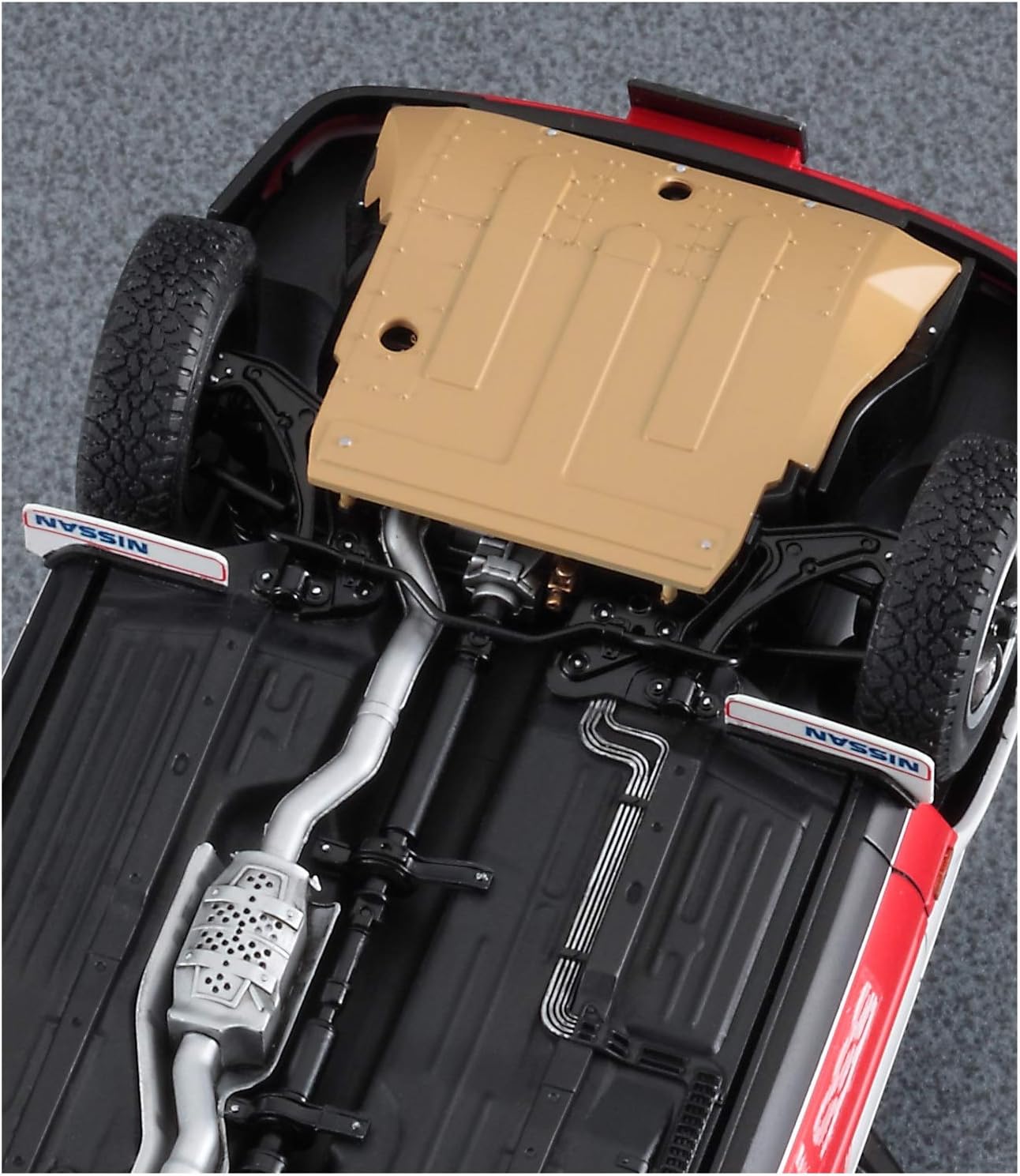 Hasegawa HC35 1/24 Historic Car Series Nissan Bluebird 4-Door Sedan SSS-R (U12 Type), Early Period, Plastic Model