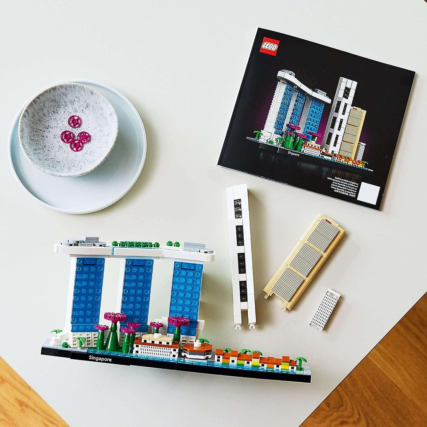 LEGO 21057 Architecture Singapore Model Building Set for Adults, Skyline Collection, Collectible Crafts Construction, Home Decor Gift Idea