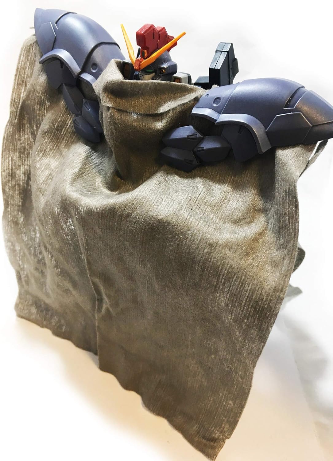 BANDAI Hobby EW-06 1/100 High Grade Endless Waltz Custom Gundam Sandrock Model Kit