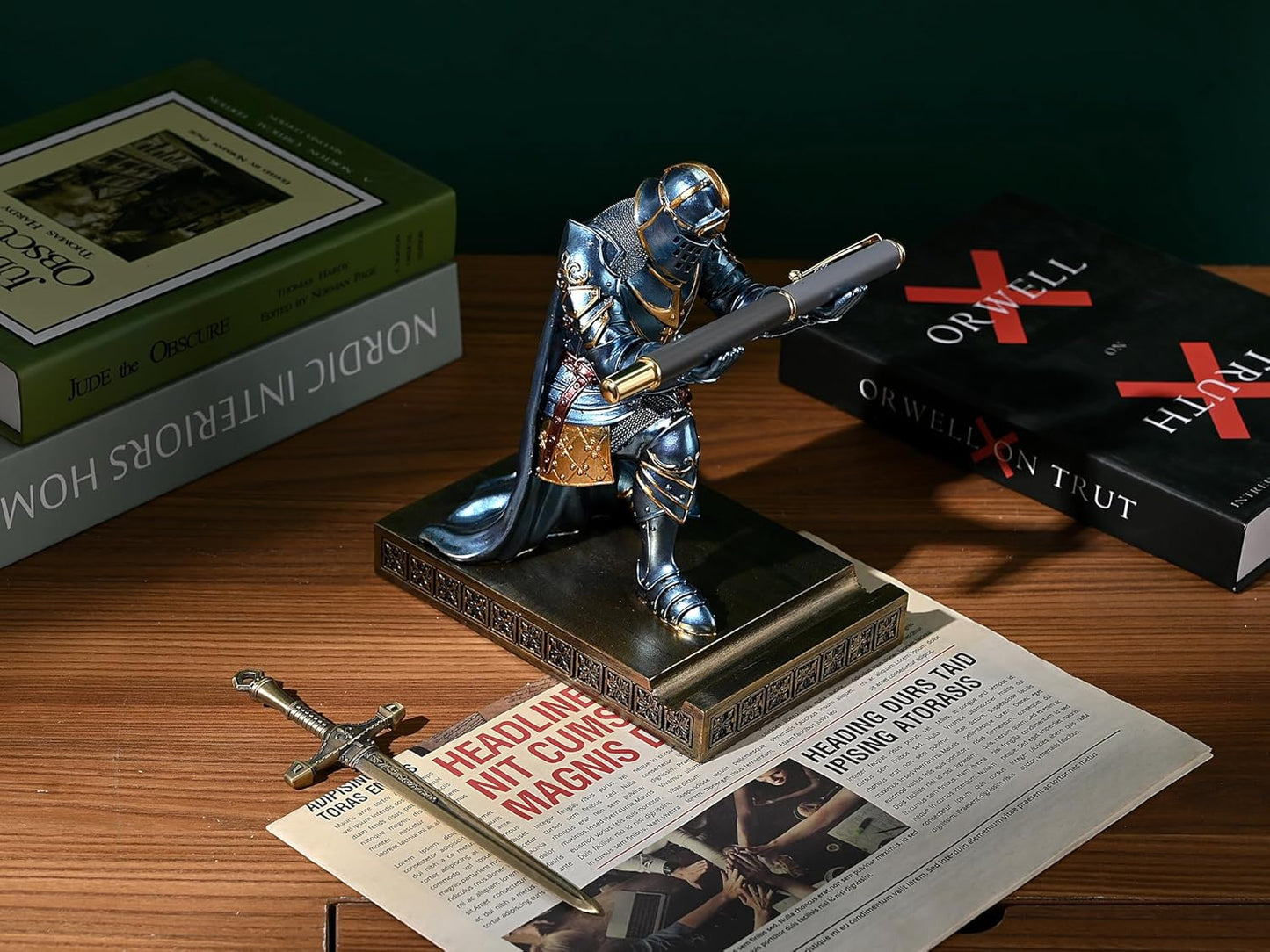 HDMbigmi King's Guard Leader Cloak Warrior Knight Pen Holder Mobile Phone Stand, Ornament Knight Statue, Pen Stand Paperweight with a Metal Sword Letter Opener for Office and Home (Blue)