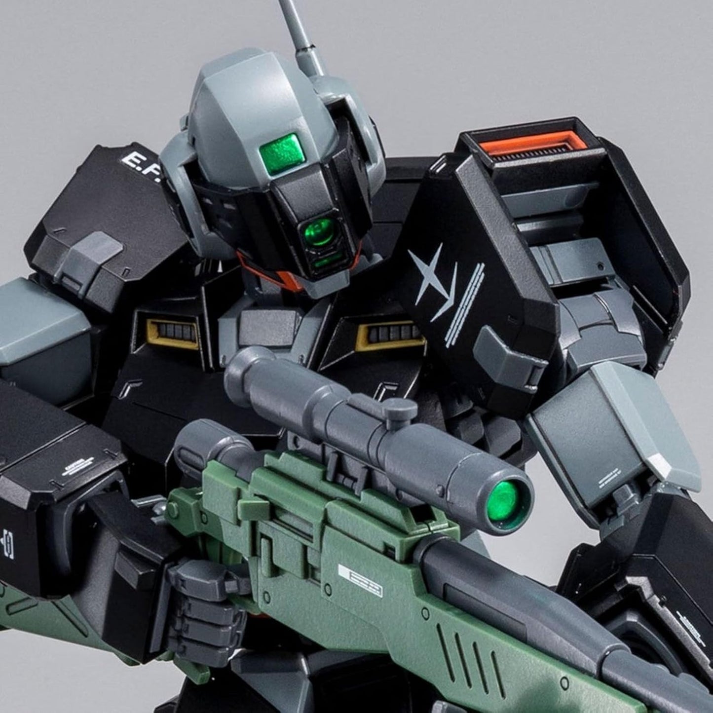 Bandai MG 1/100 RGM-79SP Lydo Wolf's GM Sniper II Model kit