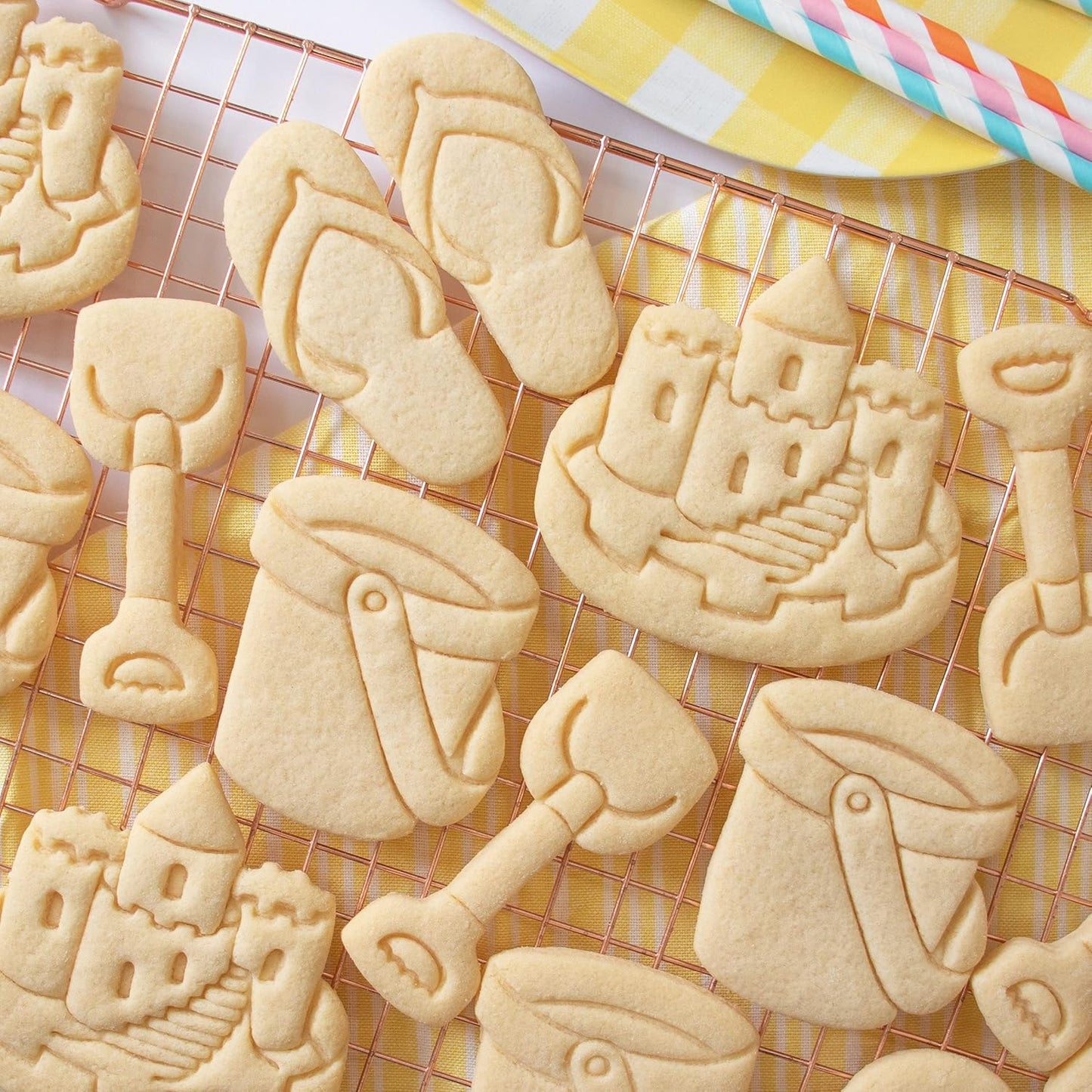Set of 4 Summer Beach cookie cutters (Designs: Bucket, Sand Castle, Flip Flops, Spade), 4 pieces - Bakerlogy
