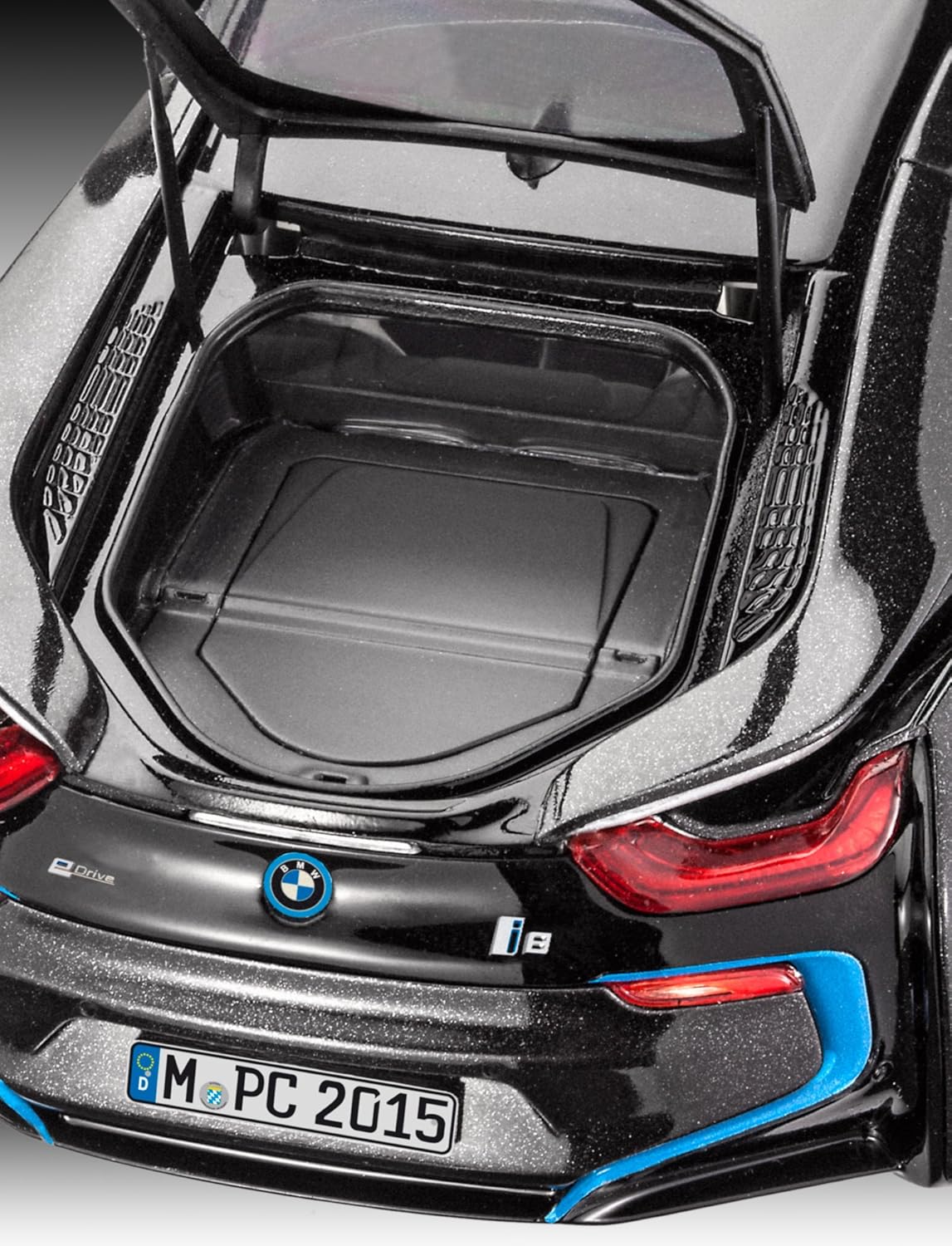 Revell Germany 1/24 BMW I8 Model Kit