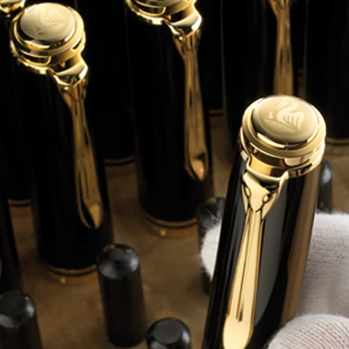 Pelikan Souverän M800 Fountain Pen, Medium Nib, Green Stripe (Authentic Imported Product)