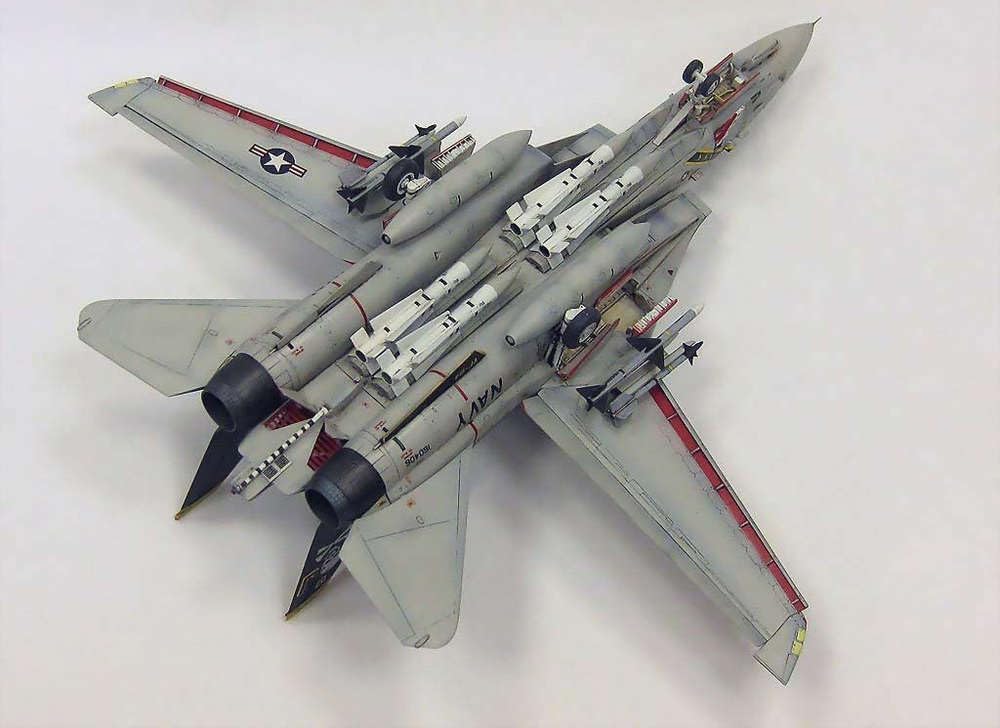 Hasegawa 1:72 Scale F-14A Tomcat High Model Kit