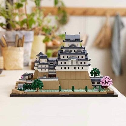 LEGO 21060 Architecture Himeji Castle, Adult Block Set to Build Castle Model, Gift Idea for Architect and Japanese Culture Fan, Includes Cherry Trees to Build