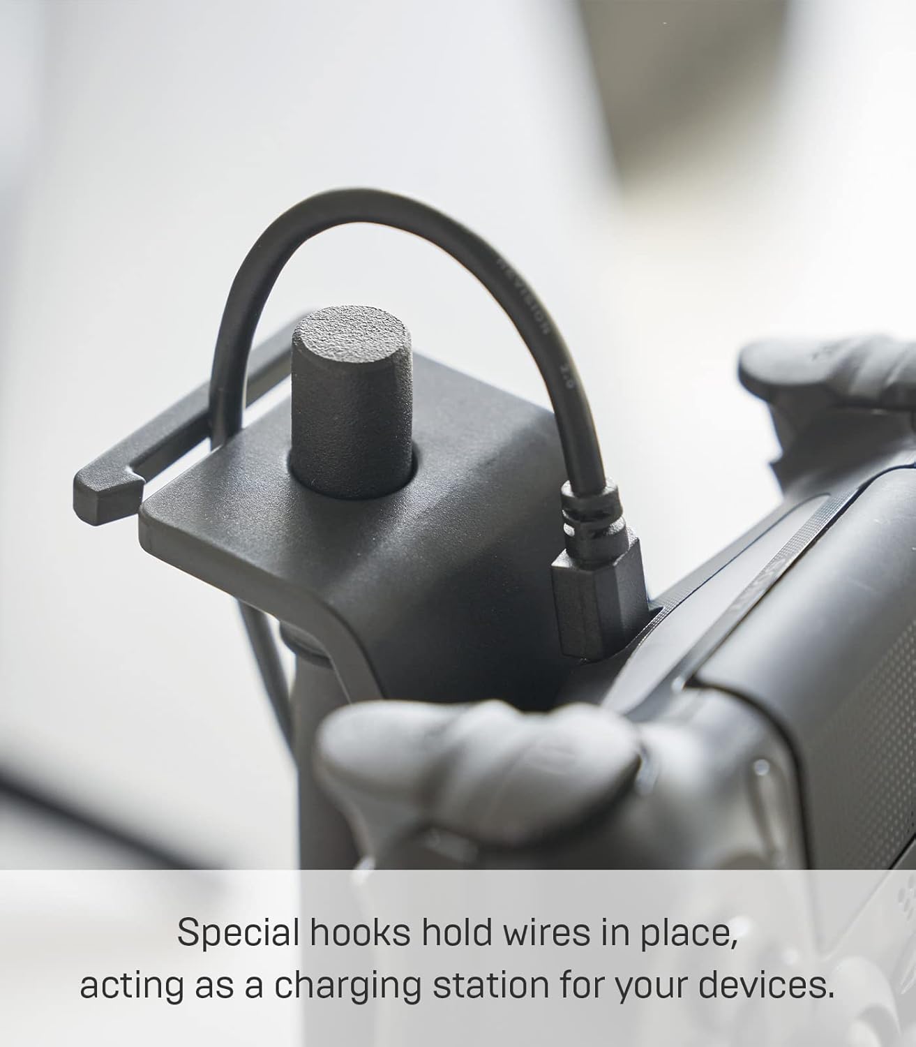 Yamazaki 5089 SMART Controller-Halterung, schwarz, Stahl/ABS Harz/Silikon, Minimalistisches Design