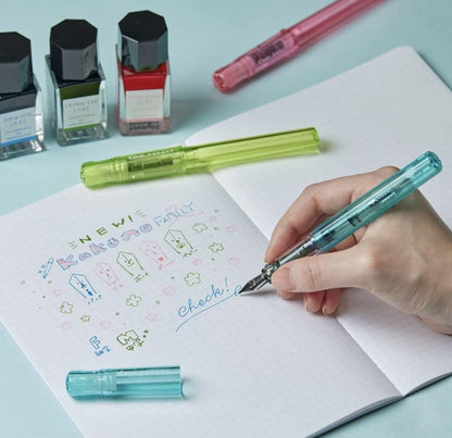 PILOT Fountain Pen Kakuno Family (M, Kakuno Boy Green) front view