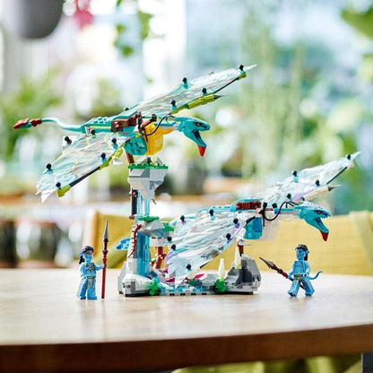 LEGO Avatar Jake and Neatili's Banshee First Flight 75572 Toy Blocks, Present, Fantasy Movie, Boys, Girls, Ages 9 and Up