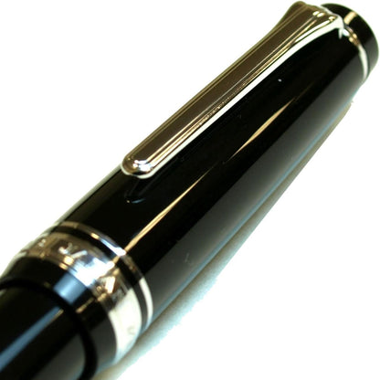 Sailor Fountain Pen Professional gear silver 112037420 Middle Point close up nib