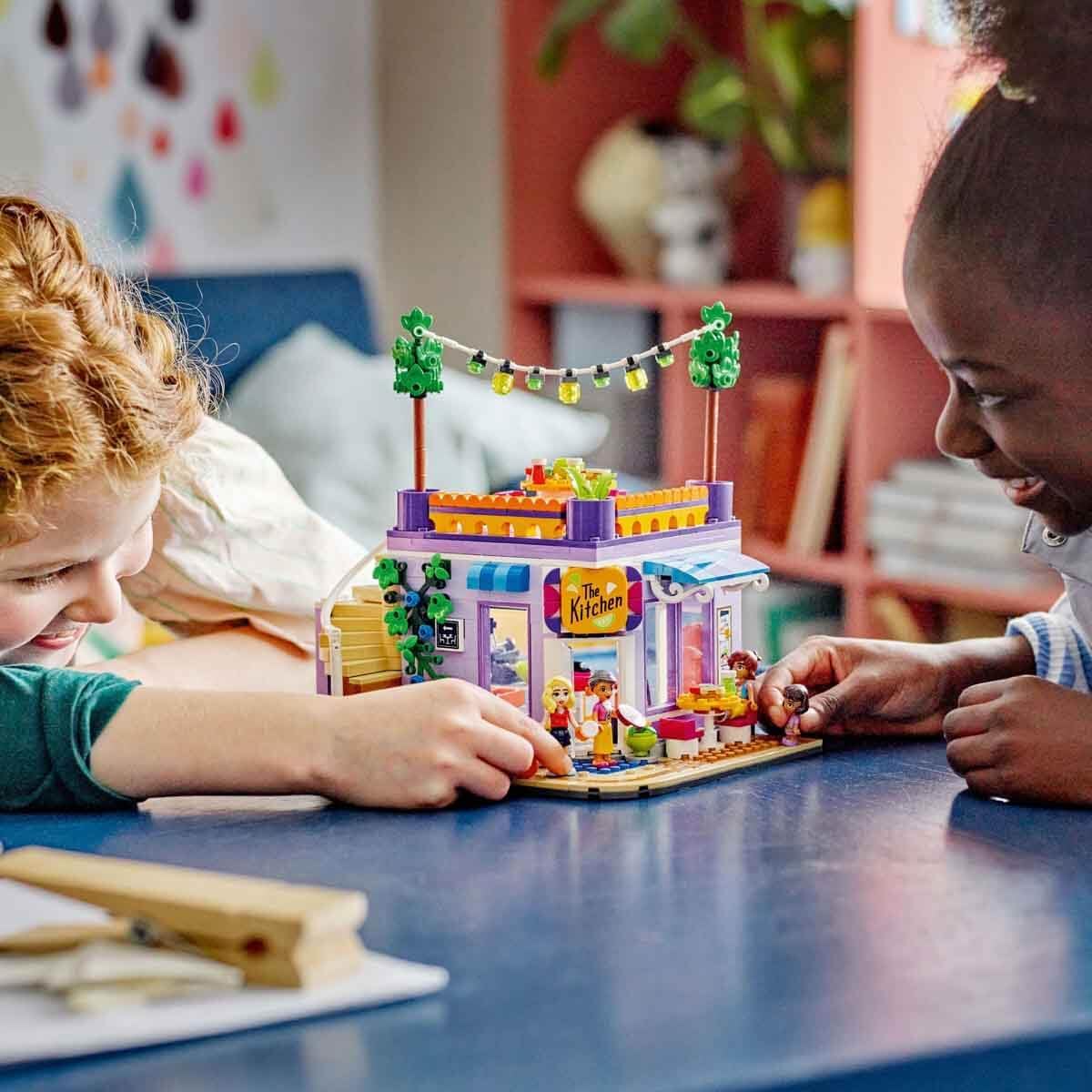 LEGO 41747 Friends Heartlake City Collective Kitchen Toy with Home Accessories, 3 Mini Dolls Plus Churro the Cat Figurine, Combine with the Collective Center (41748)