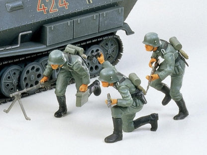 Tamiya 35020 1/35 German Hanomag SDKFZ 251/1 Plastic Model Kit