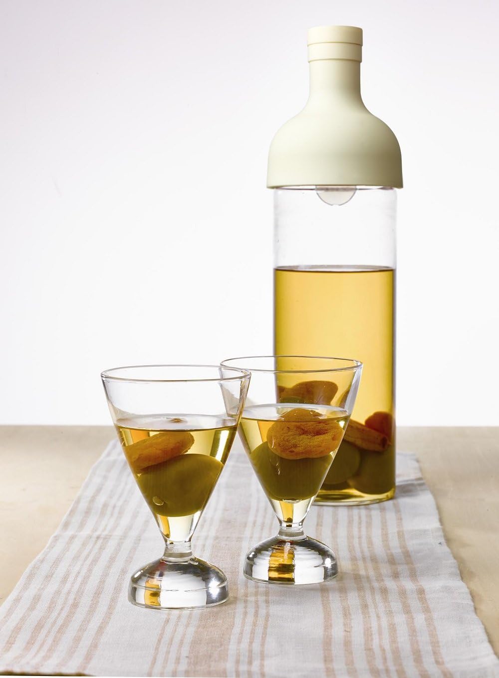 Hario Filter-In Cold Brew Tea Bottle, 750ml, White