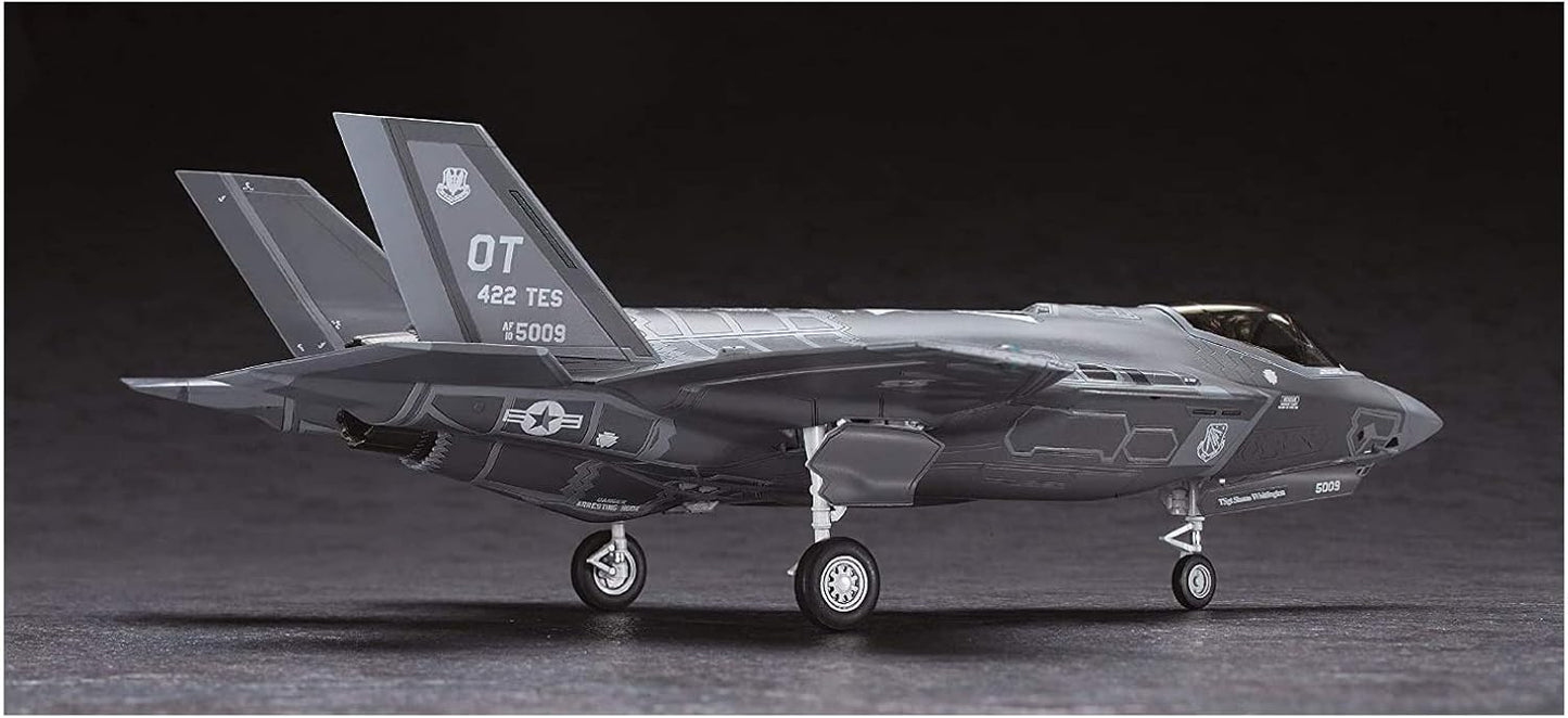 Hasegawa 1:72 Scale F-35A Lightning II Model Kit