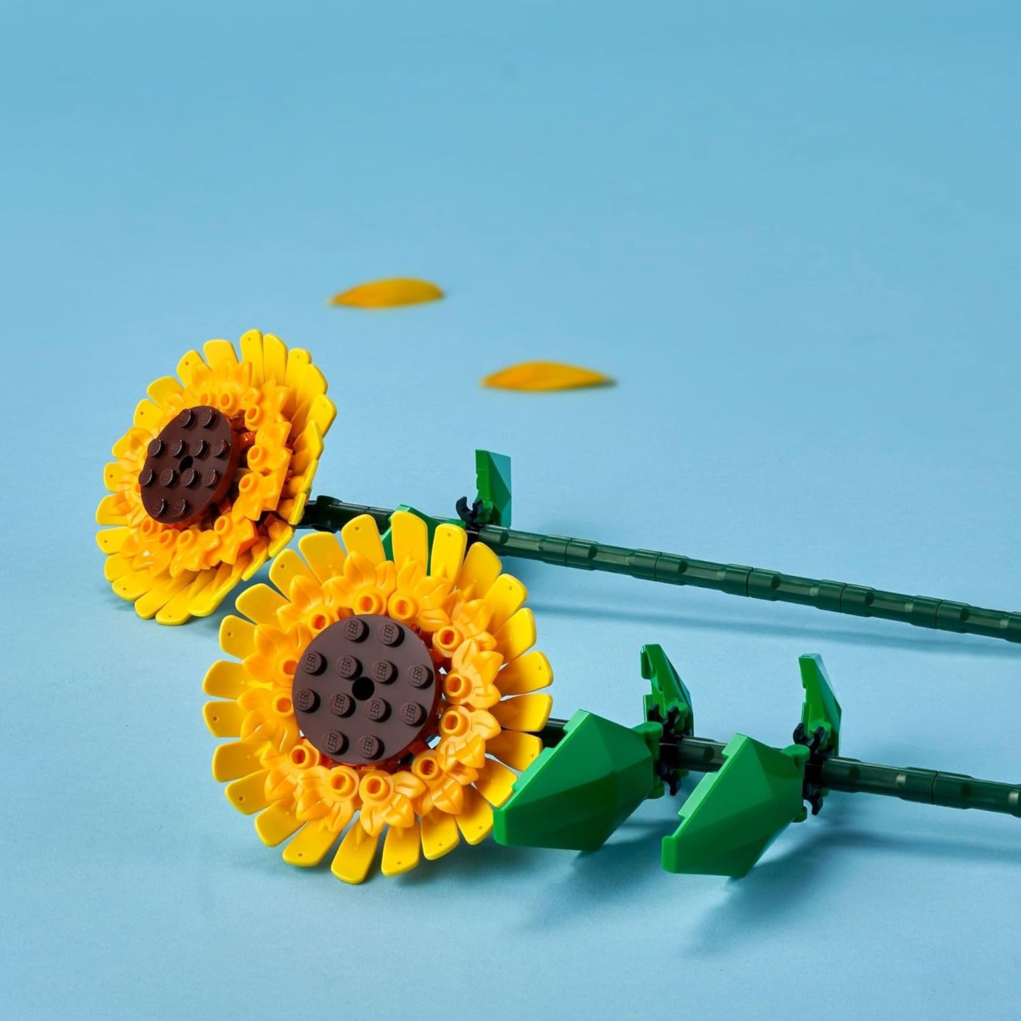 LEGO Sunflowers - Building Toy for Kids, Girls and Boys Ages 8+ - Artificial Sunflowers for Home Decor and Display - Gift for Her and Him - 40524