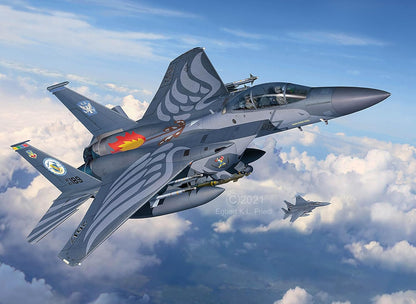 Revell 03841 F-15 Eagle Model Kit 1:72 Scale, Unvarnished
