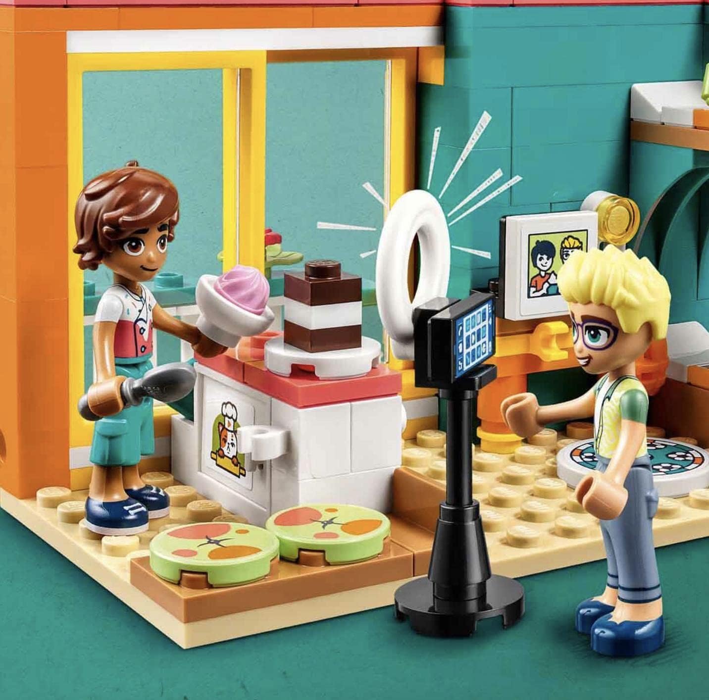 LEGO Friends Leo Room 41754 Toy Blocks, Present, Pretend Play, Home, Girls, Ages 6 and Up