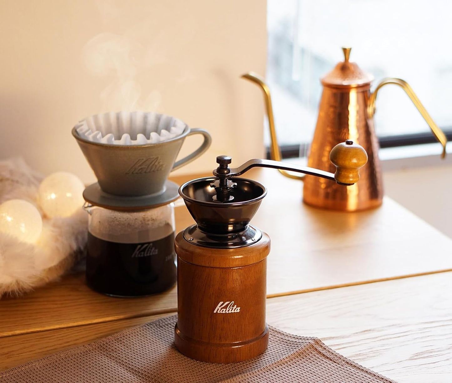 Kalita KH-3AM #42188 Hand-Grind Coffee Mill, Wooden, Durable Cast Iron Cutter, Adjustable Coarseness, Mountain Climbing, Cafe, Interior, Retro