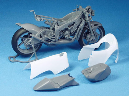 Hasegawa 1:12 Scale Scot Racing Team Honda RS250RW Model Kit